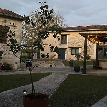 Metairie Des Gacheries Champagne-et-Fontaine Екстер'єр фото