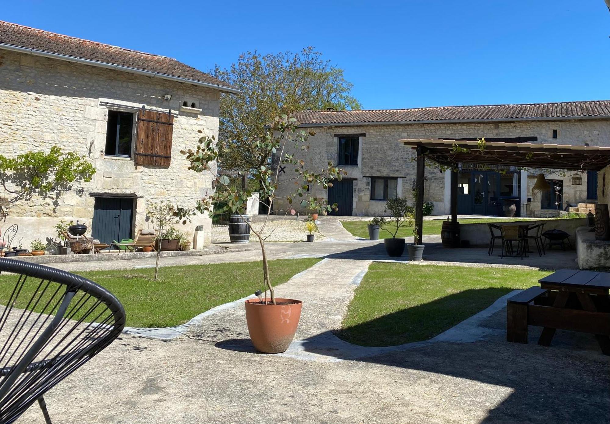 Metairie Des Gacheries Champagne-et-Fontaine Екстер'єр фото