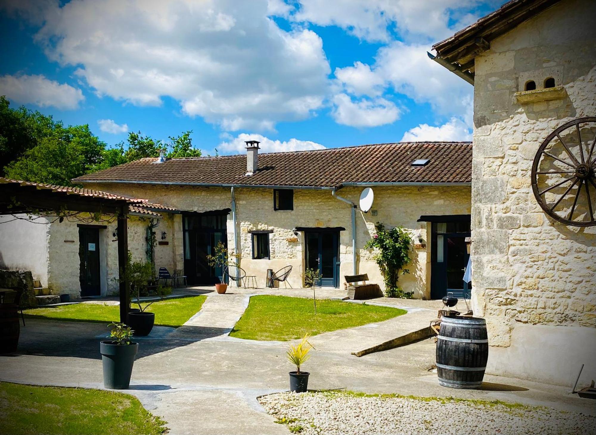 Metairie Des Gacheries Champagne-et-Fontaine Екстер'єр фото