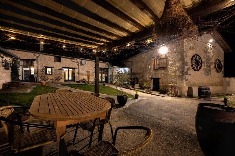 Metairie Des Gacheries Champagne-et-Fontaine Екстер'єр фото