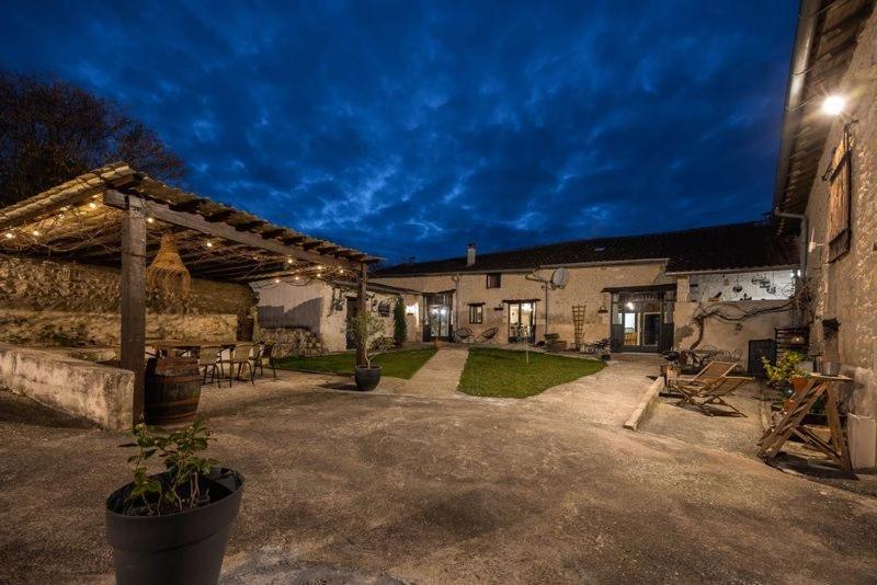 Metairie Des Gacheries Champagne-et-Fontaine Екстер'єр фото